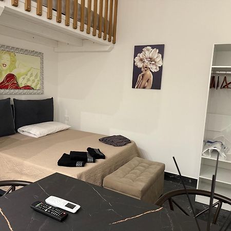 Suite Aurora Crotone Luaran gambar